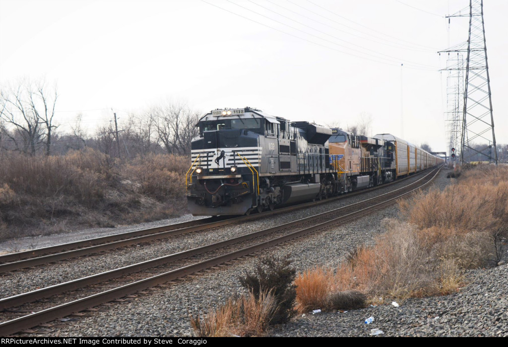 NS 1132, UP 7500, NS 7674 lead 18N